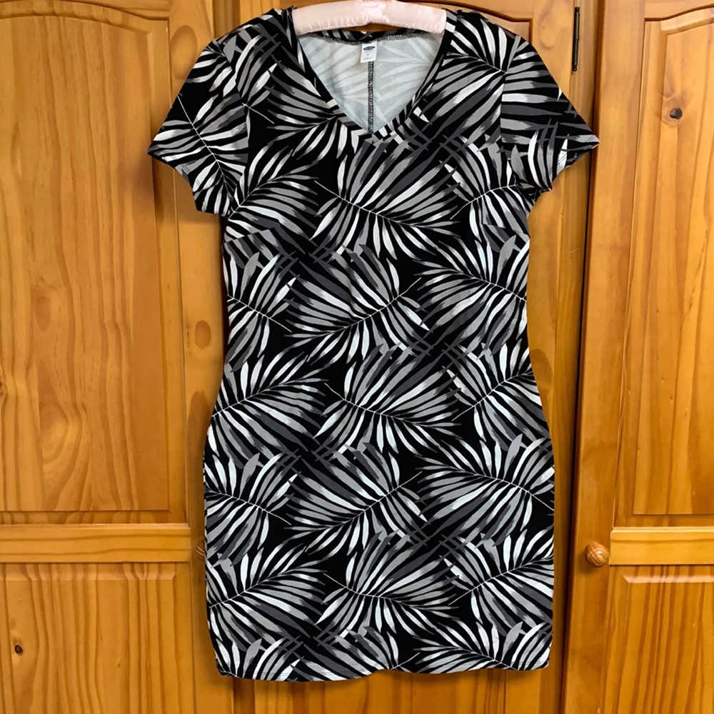 Old Navy stretchy fitted mini dress, size L